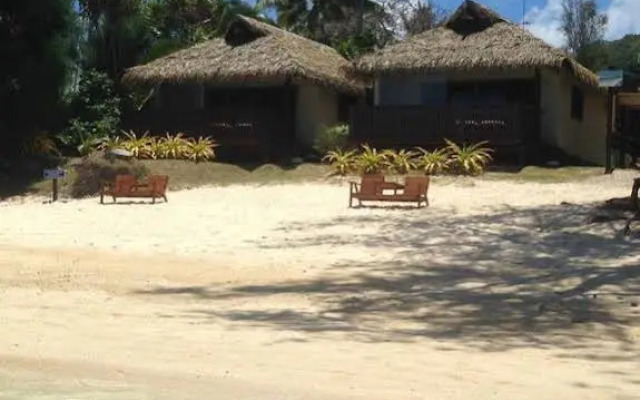 Muri Shores