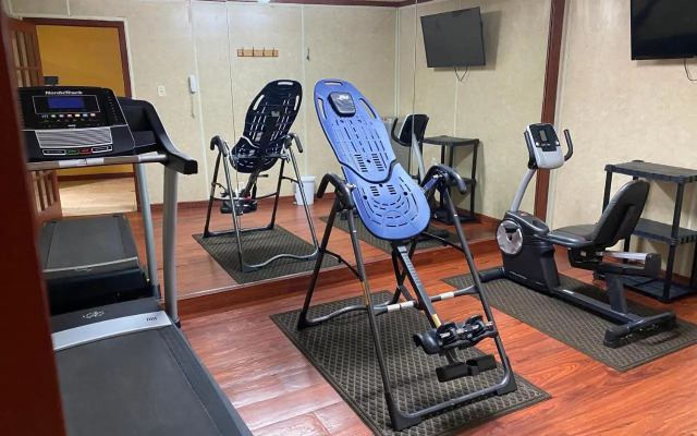 Days Inn and Suites - Tyler