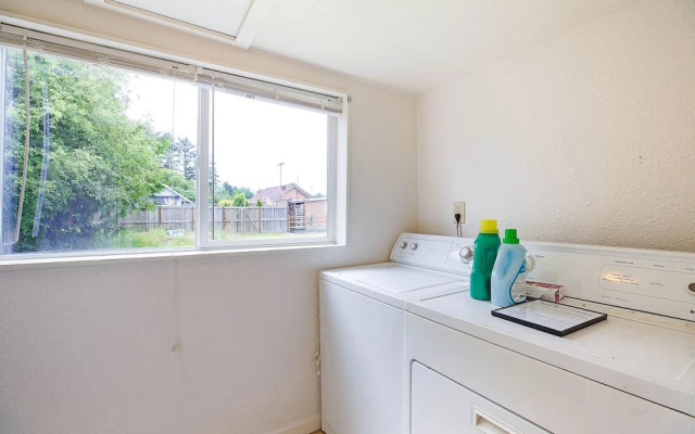 Crabbin Cabin Westport