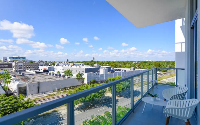 Luxury Condo with Den at Design District
