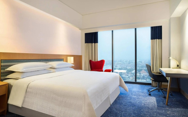 Four Points by Sheraton Surabaya, Tunjungan Plaza