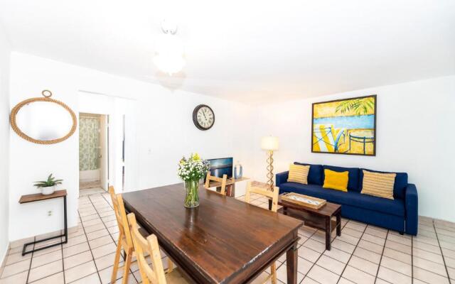 Sofi Beach Apartment
