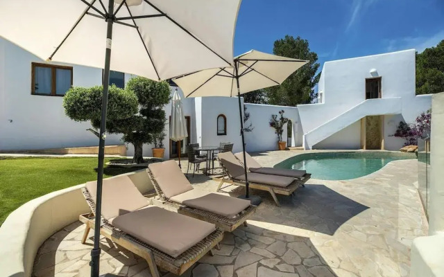 Magnificent Villa With sea Views