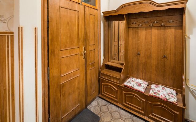 Apartments on Square Rynok on Theatralna Street