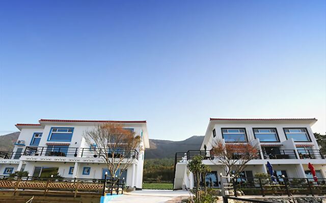 Yeosu Pierre Mont Pension
