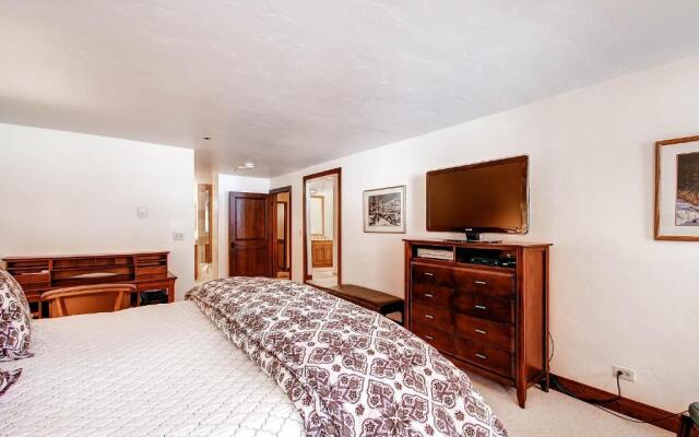 Kiva Lodge by East West Hospitality