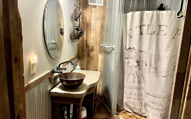 Amish Country Comfort