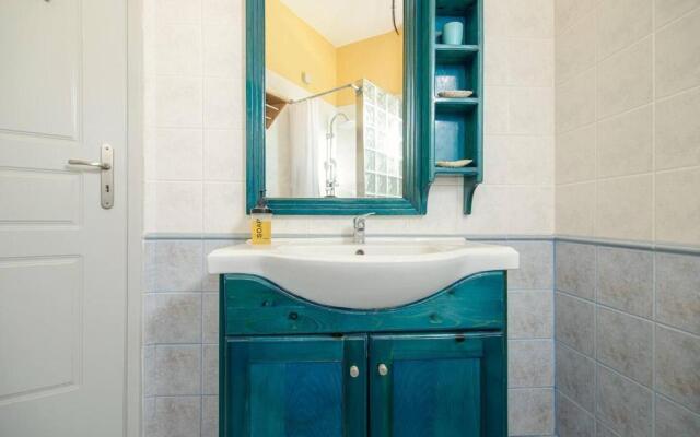 Santorious Cavehouse