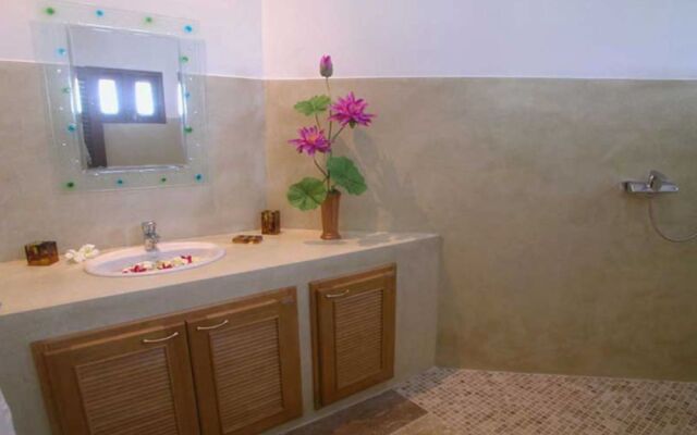 Villa Flowers