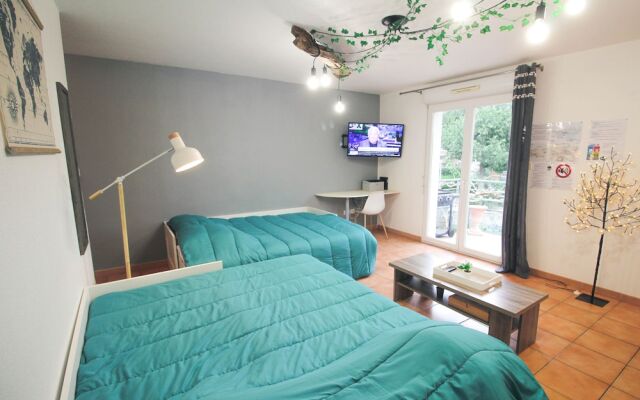 Carcassonne -Terrasse-Parking-WIFI 3lits