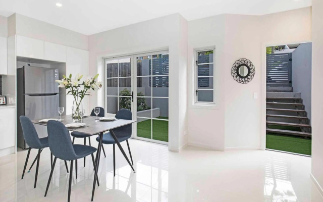 Park Avenue Hideaway for 4 Auchenflower Brisbane