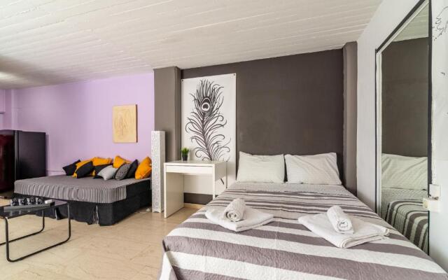 Loft Style Central Studio Large Terrace 100Mbps