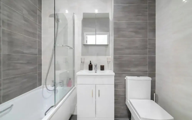 Deluxe 1 Bed Apartment, London