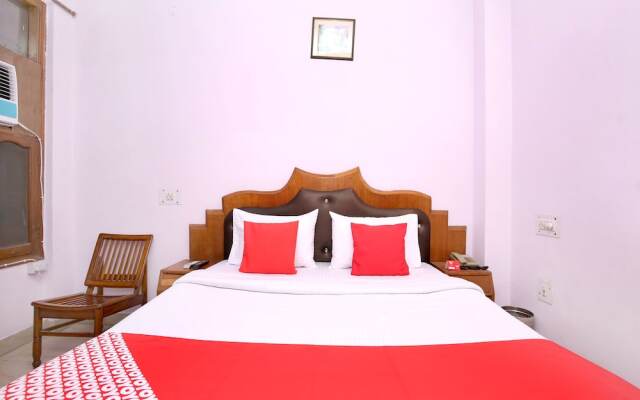 OYO 14029 Hotel Yogesh