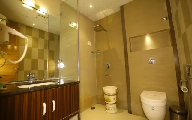 OYO 9319 Hotel Gurveer Royal