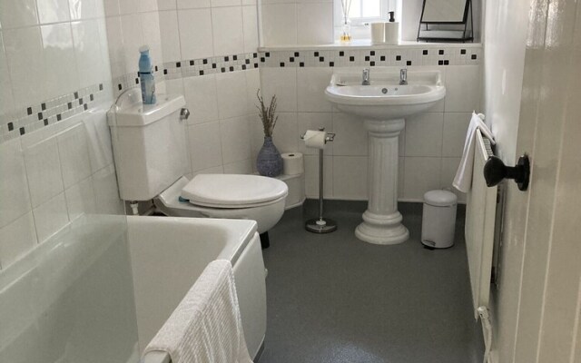 Ask 4 Discount, Best 3-bed House in Manchester