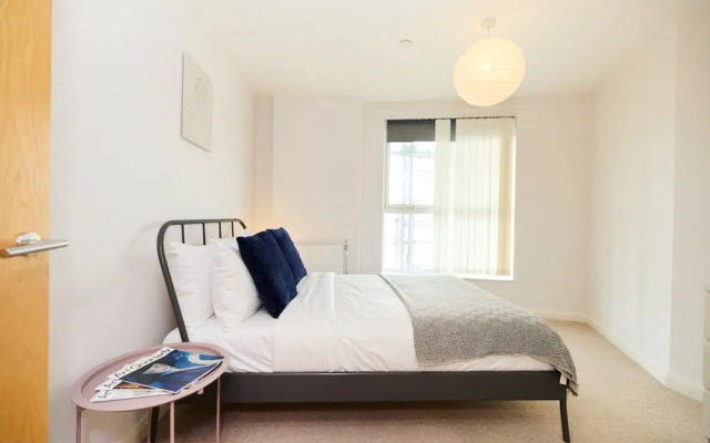 The Queensland Sanctuary - Trendy 2bdr Flat With Terrace