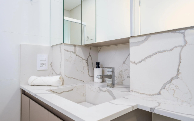 Apto confortável e completo em prédio novo JPR211