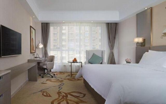 Vienna International Hotel (Baotou Railway Station)