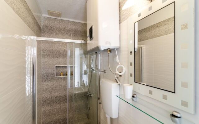 White Wave Guest House
