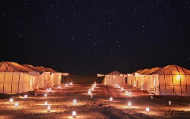 Dune Luxury Camp