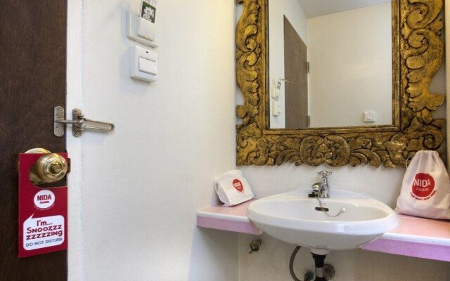 NIDA Rooms Talat Yot Night Market