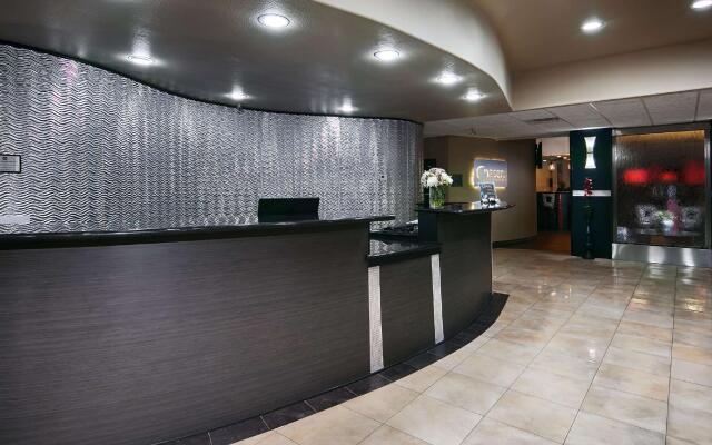 Best Western Premier Crown Chase Inn & Suites