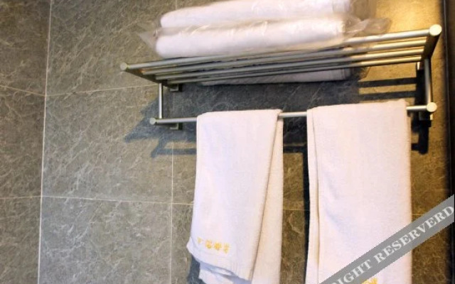 SET Youpin Hotel (Jingzhou Sanwan Road Education College)