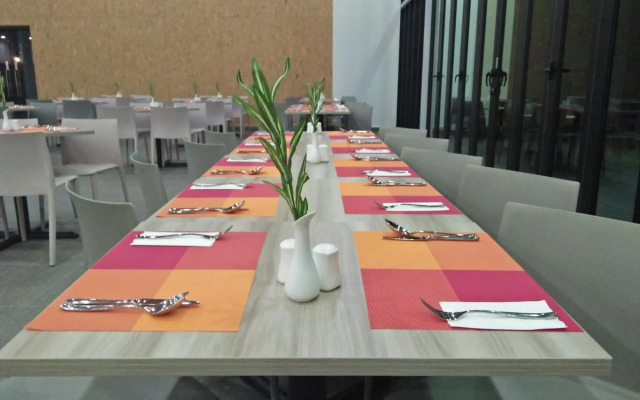 Lakeview Terrace Resort Pengerang
