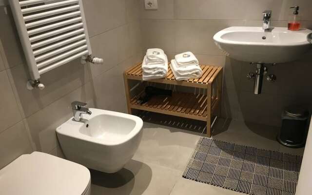 Room Center Station 2