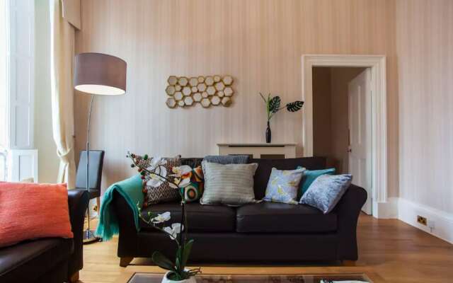 Central 2 Bedroom Apartment