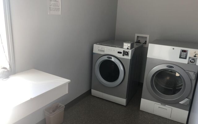 R & R Lakeview in Hardisty