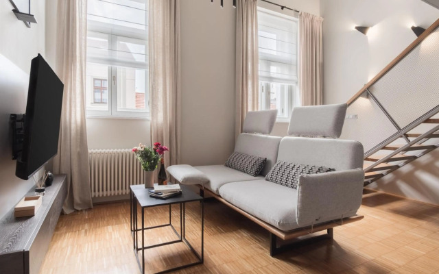 Open-plan Flat in Vinohrady by Prague Days