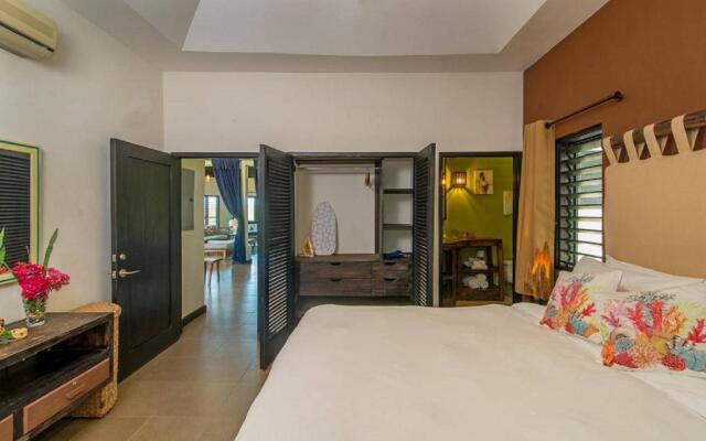 Luxury Villa sleeps 6, Beach Access, Montego Bay