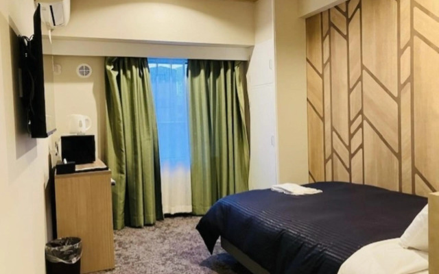 HOTEL LiVEMAX Yokohama Kannai