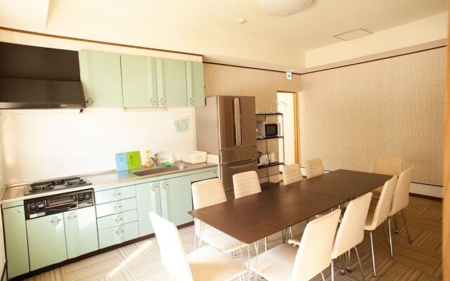 Ishigakijima Sunflower House - Hostel