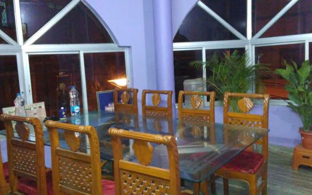Royal Guest House & Service Apartment