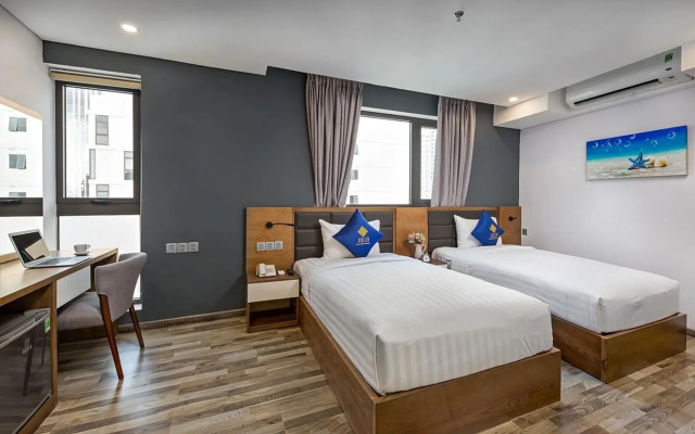 Jolia Hotel Danang Beach