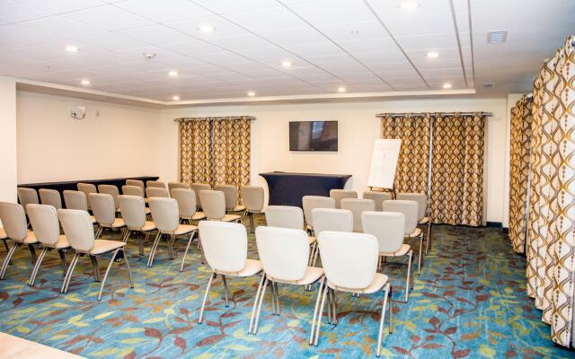 Candlewood Suites : Overland Park - W 135th St by IHG