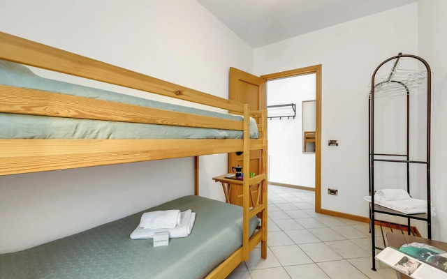 Julia's House With Lakeview and shared pool