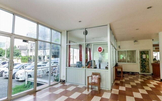 Nida Rooms Srichandon 12 Night Villa at Paradise Lodge and Spa Hotel