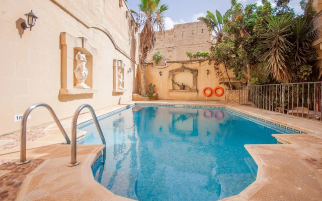 Gozitan Farmhouse Pool &amp; Jacuzzi - PP 2