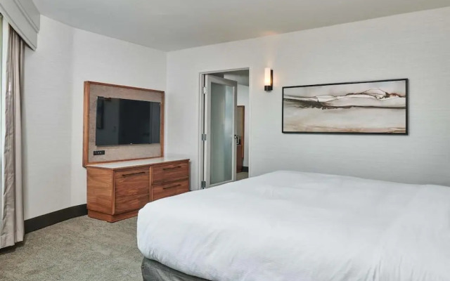 DoubleTree by Hilton Fullerton