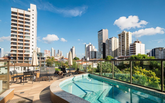 Studio in Condo w/ Pool and Gym Ftw1106