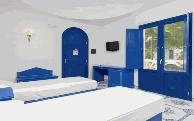 Araba Fenice Village