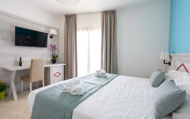 Отель Red Sun Village