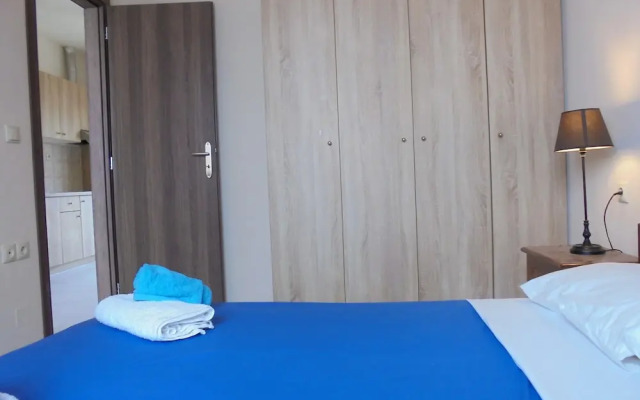 Yannis Residences