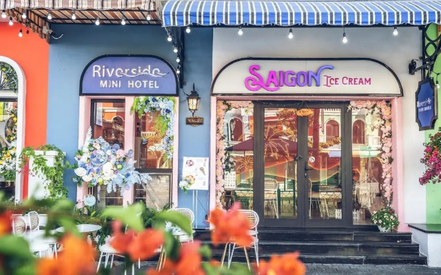 Riverside Mini Hotel Grand World