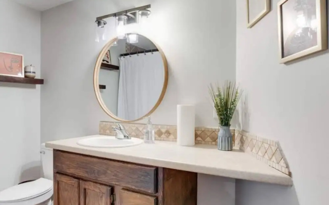 Cozy Oasis of Downtown Clarksville