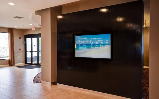 Courtyard By Marriott Cape Cod Hyannis